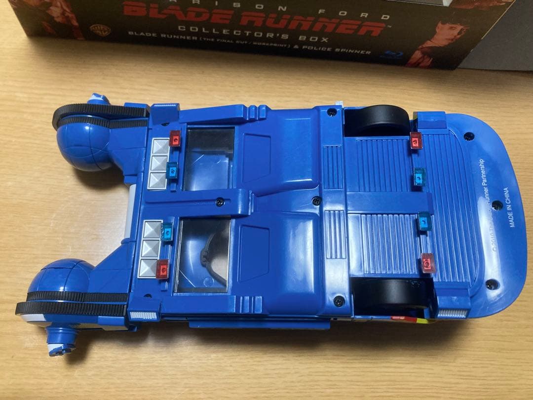 ブレードランナー『ポリススピナー』メディコムトイ製1/18 Blu-ray特典