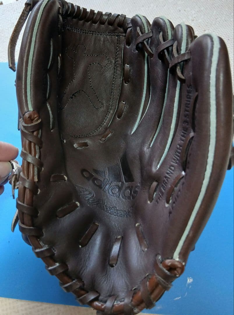 adidas Professional 内海哲也モデル 限定シルエッ