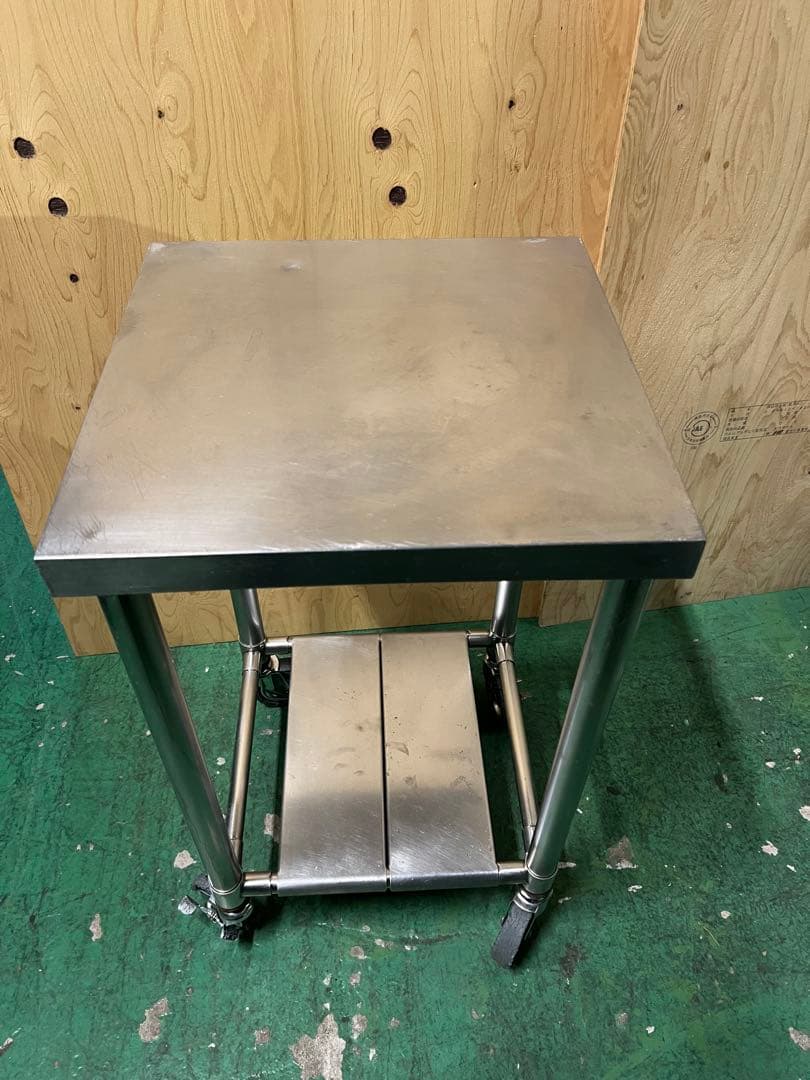 キャスター付き作業台 450x450x800