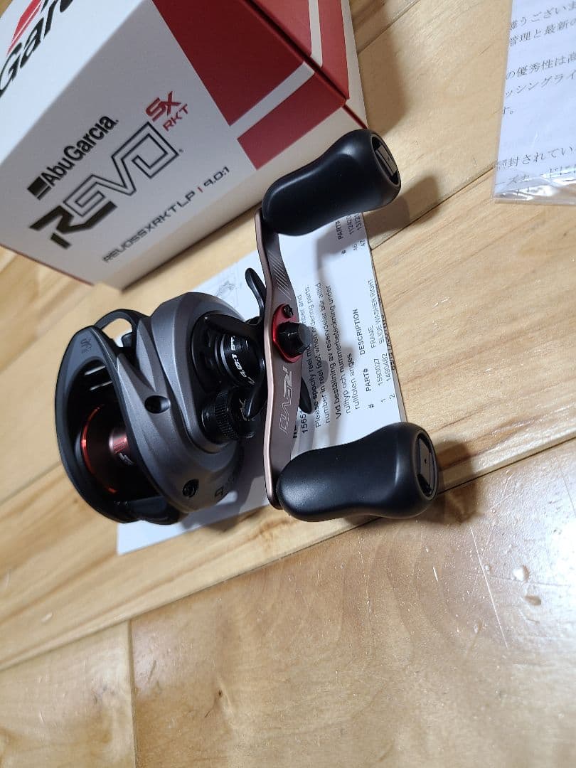 アブガルシア レボ5 REVO5SXRKTLP SX-ロケット 右ハンドル