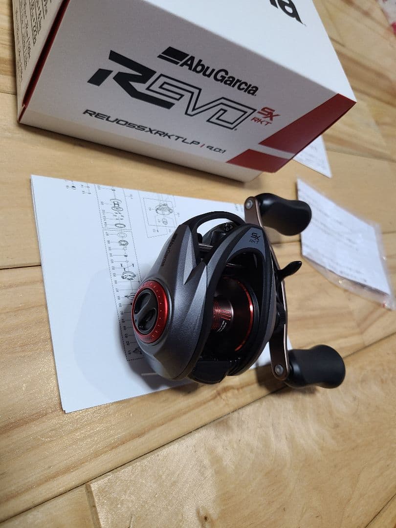 アブガルシア レボ5 REVO5SXRKTLP SX-ロケット 右ハンドル