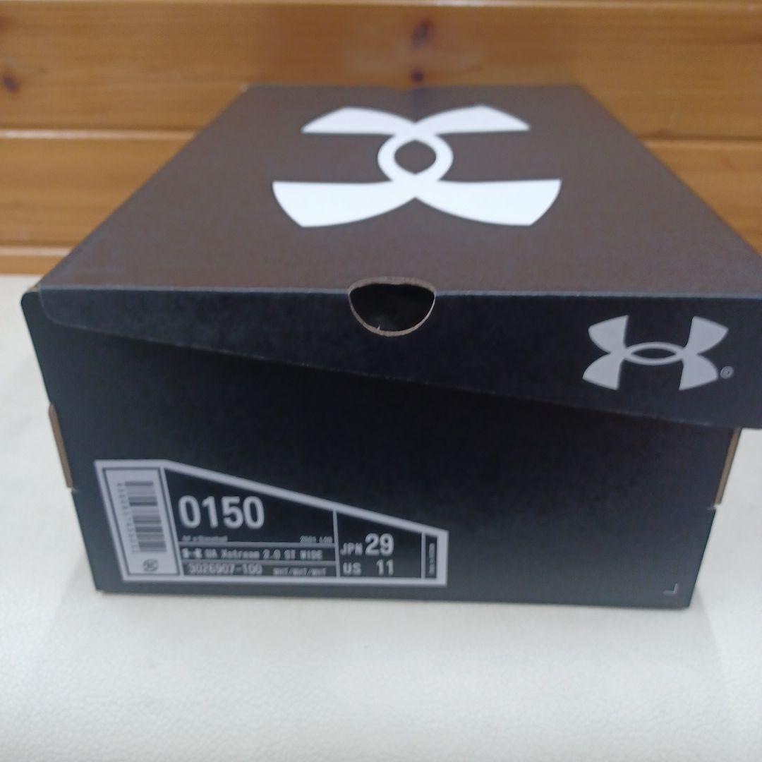 Under Armour ホワイト スパイクシューズ