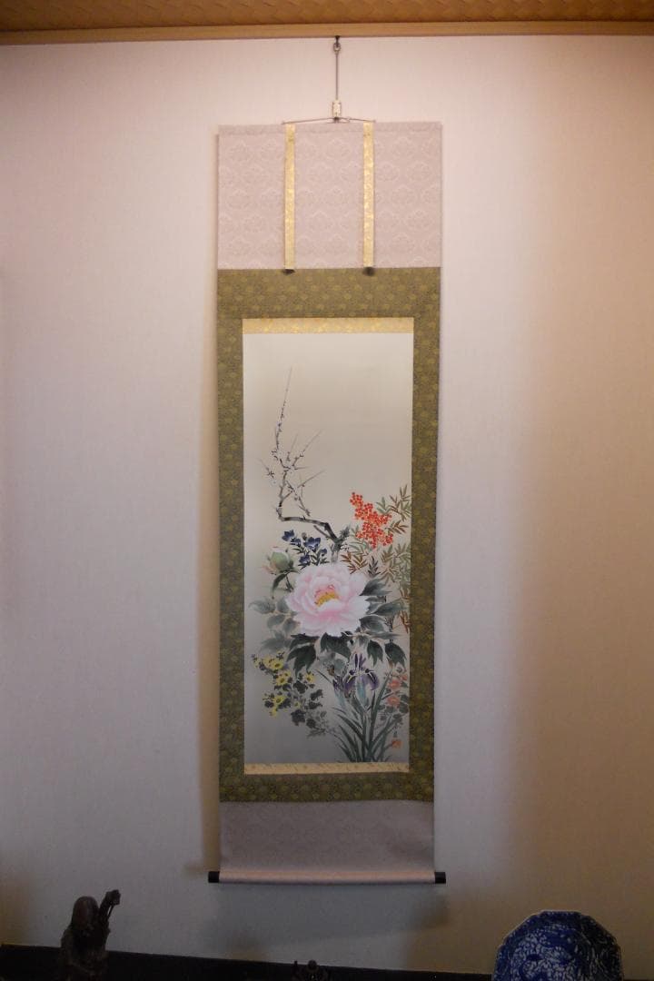 掛け軸 小川香月 四季彩花 絹本 希少 軸装 茶道具 掛軸 美品 です。