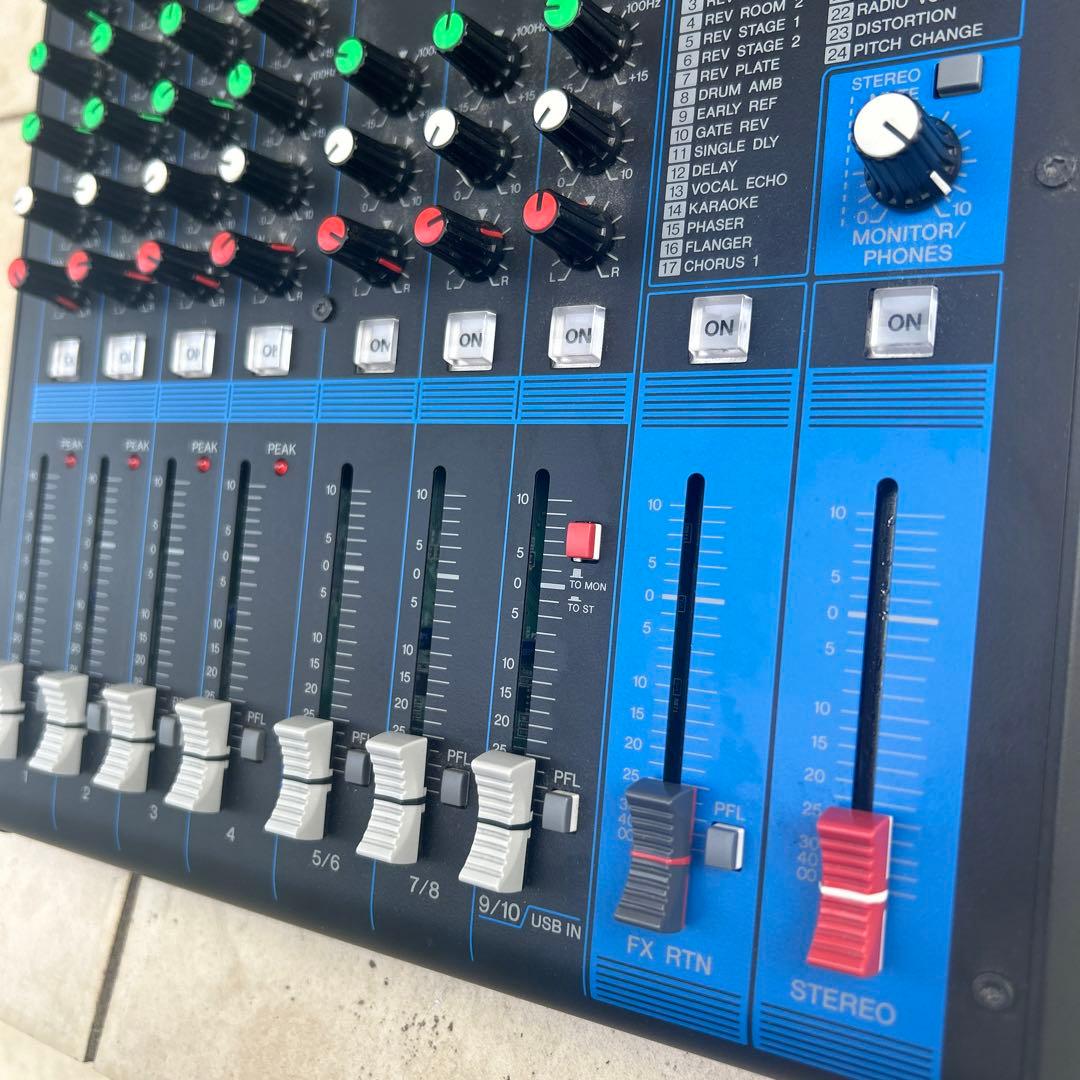 Yamaha MG10XUF アナログミキサー