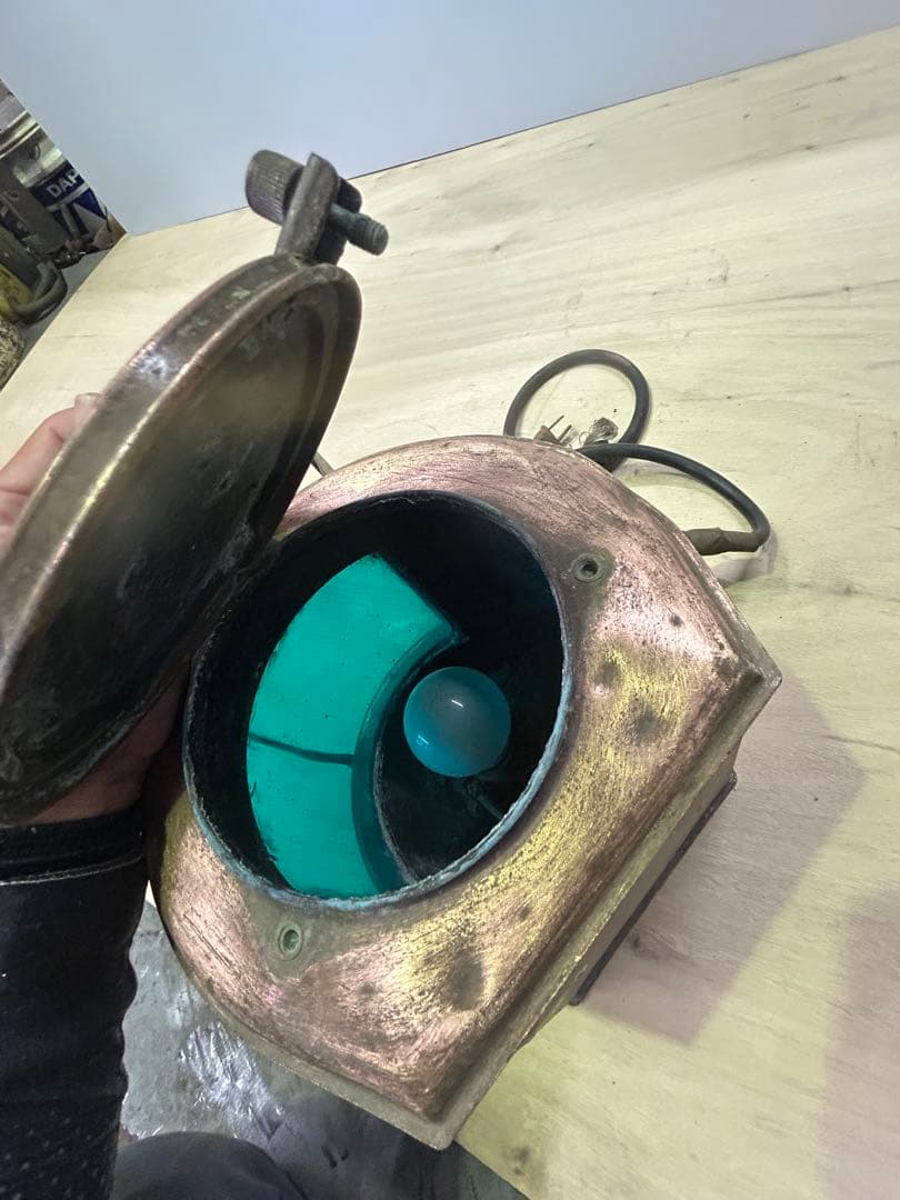 レトロスタイル 金属製ランタン