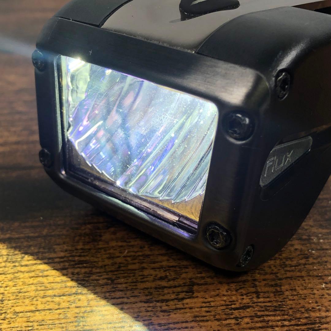 SPECIALIZED Flux Elite Headlight 400ルーメン