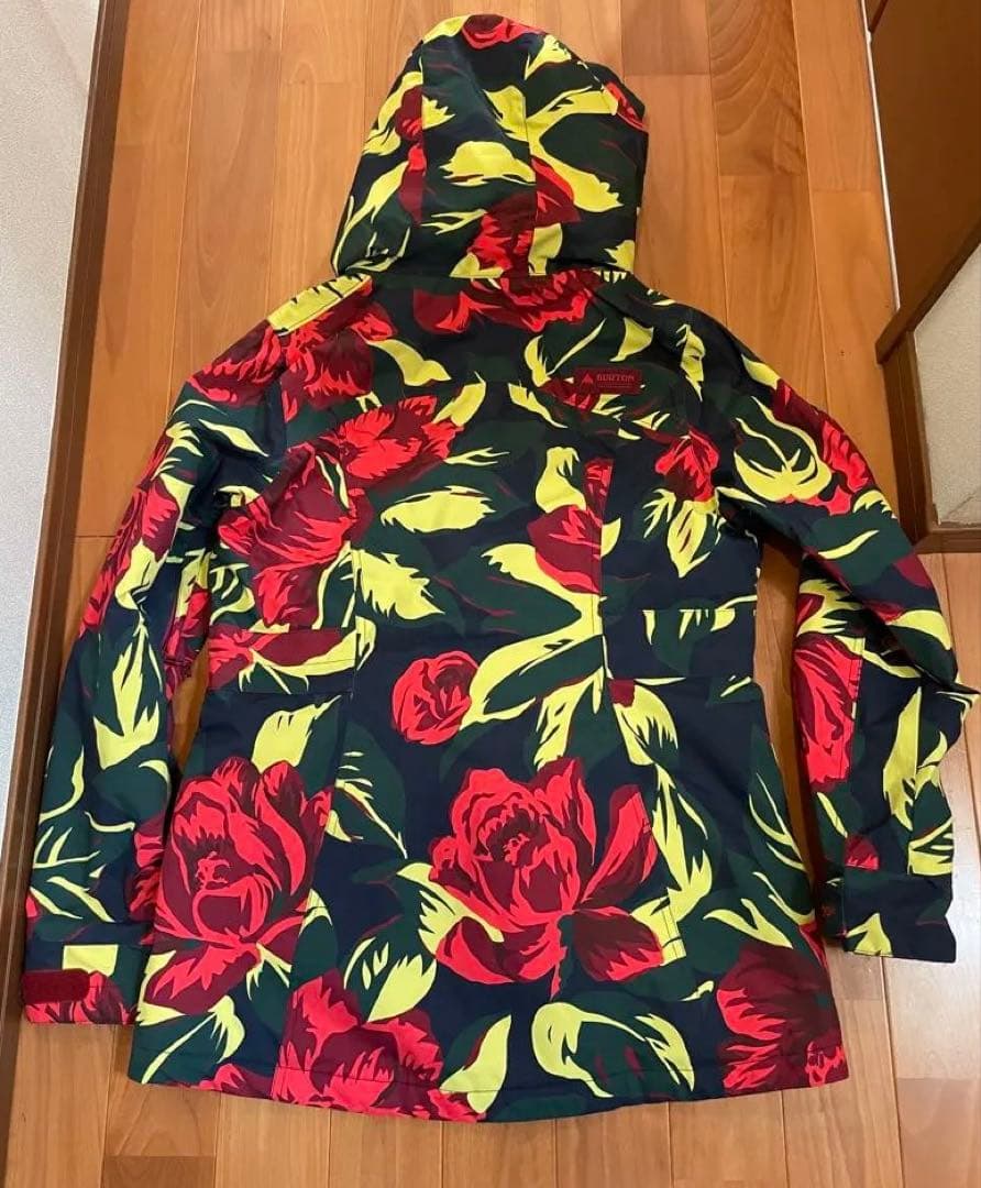 新品・未使用品・Mサイズ・スノボ・BURTON 花柄 フード付きジャケット