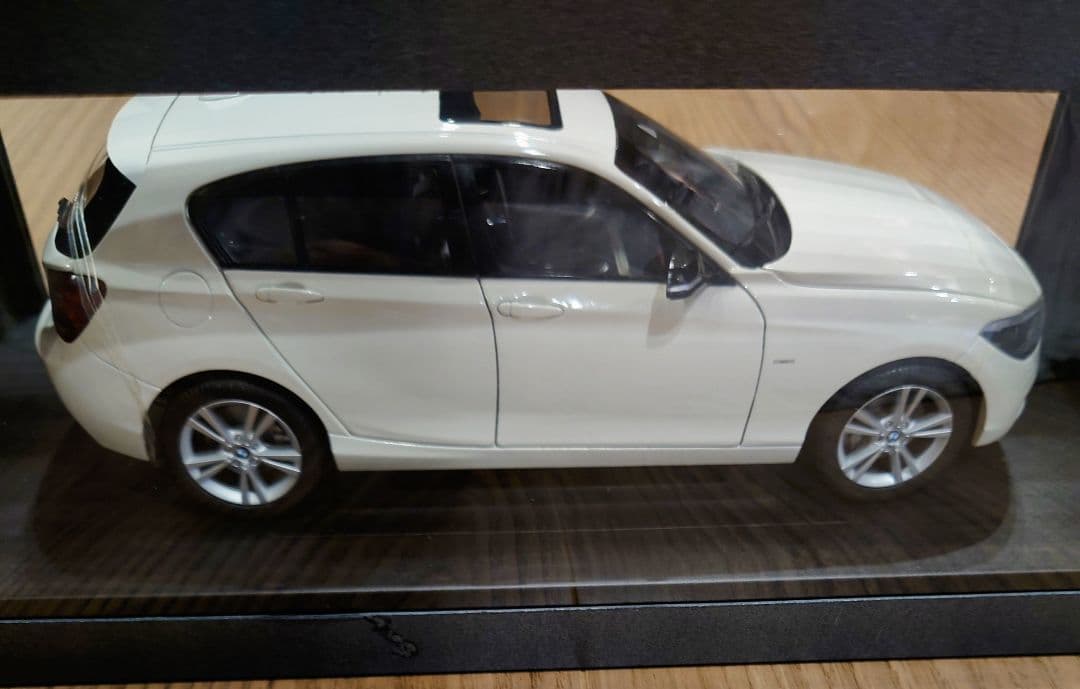 【新品】 1 Series ミニカー 1/43【未開封】
