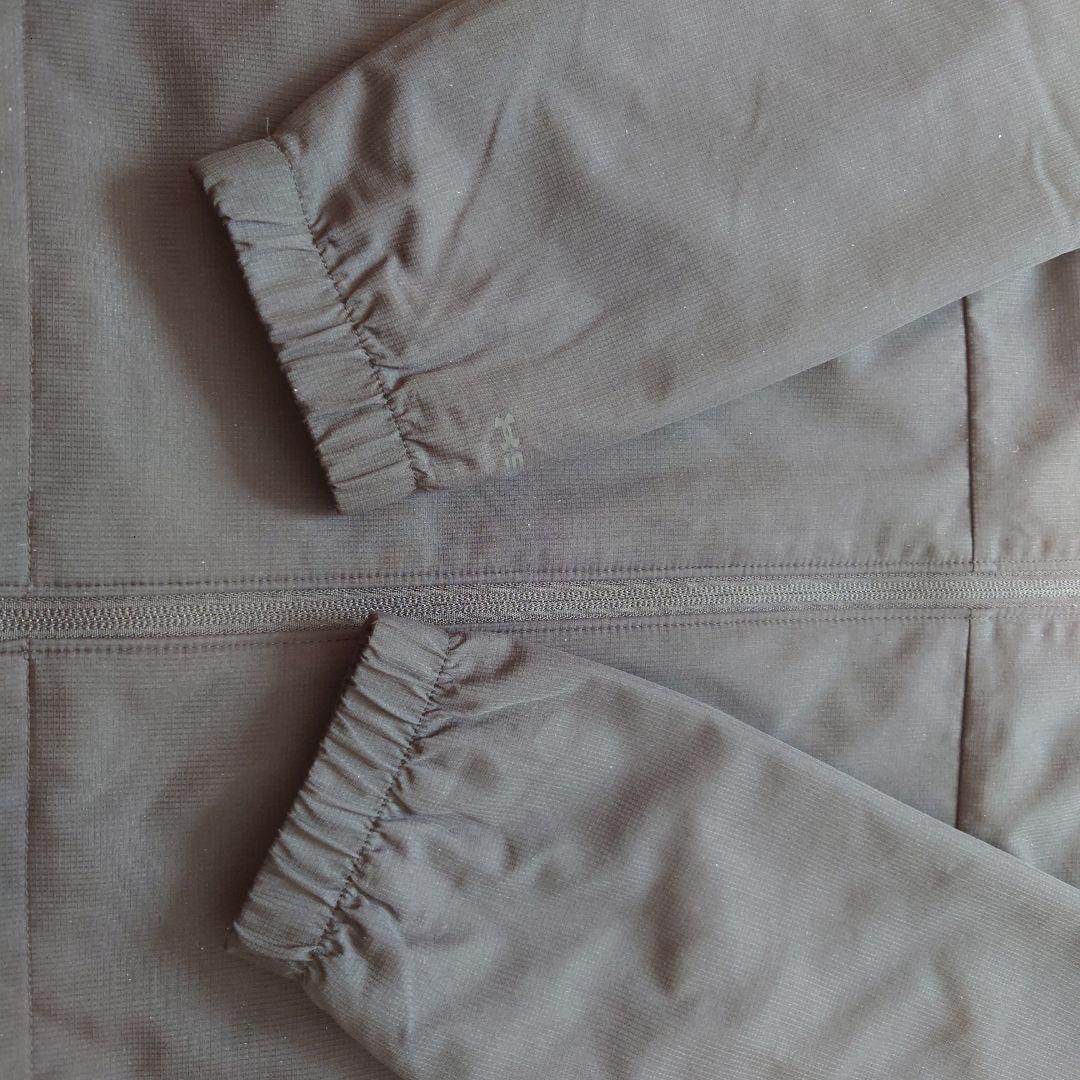 UNDER ARMOUR フード付きジャケットとパンツセット