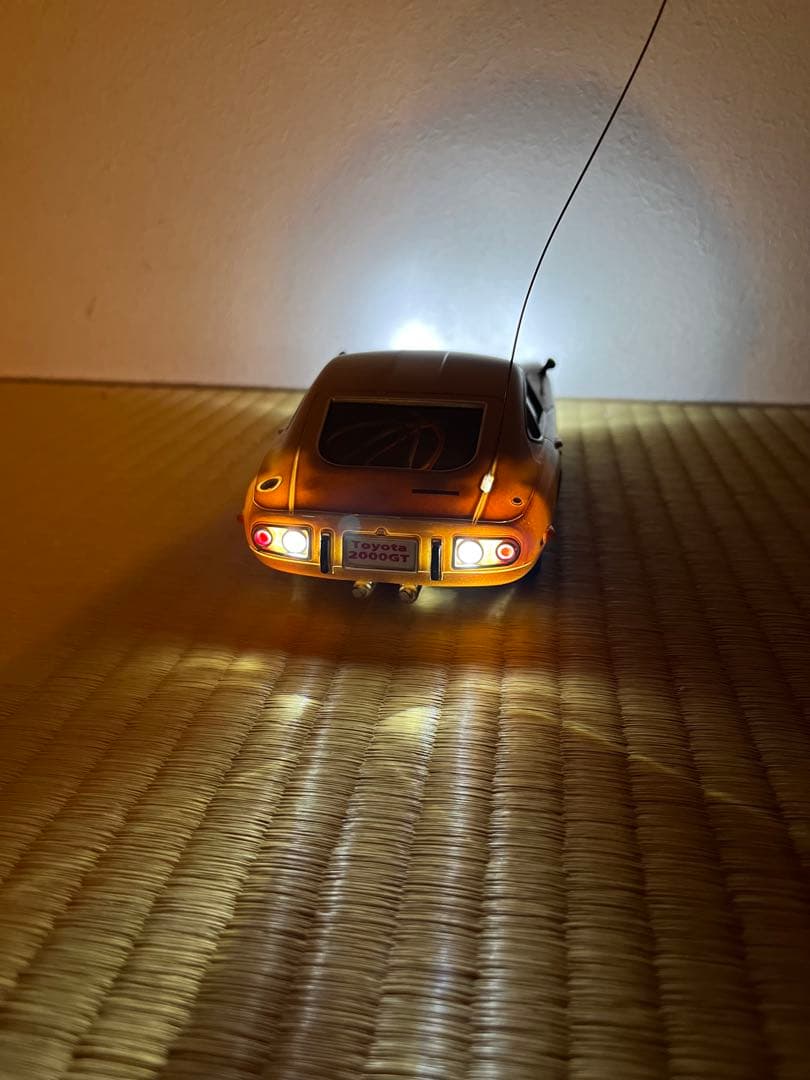 トヨタ 2000GT ラジコンカー　ライト付き