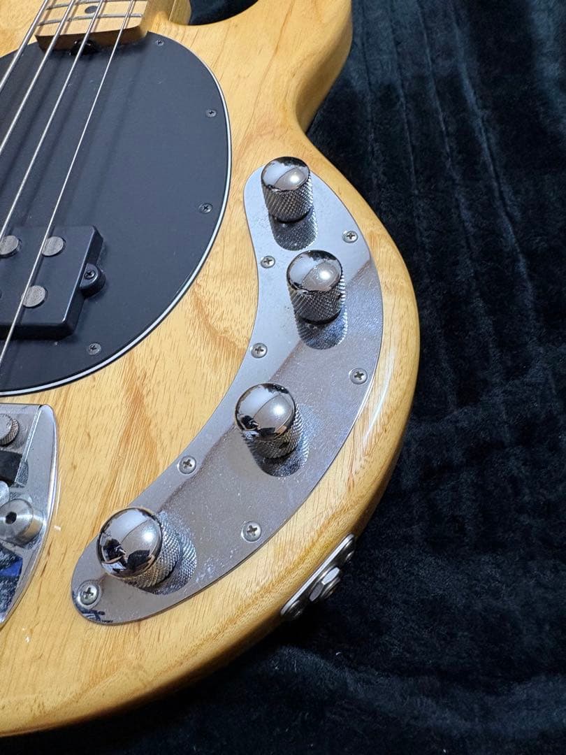 【美品】Music Man StingRay 4弦ベース 純正ケース付