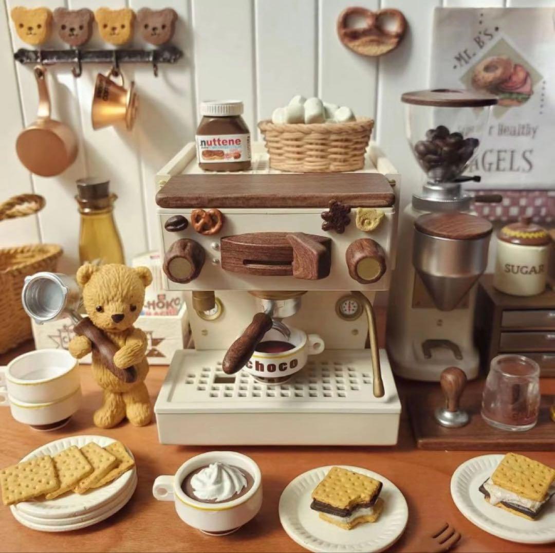 ミニチュア　コーヒーマシン　エスプレッソマシン　クリームホワイト　ドールハウス