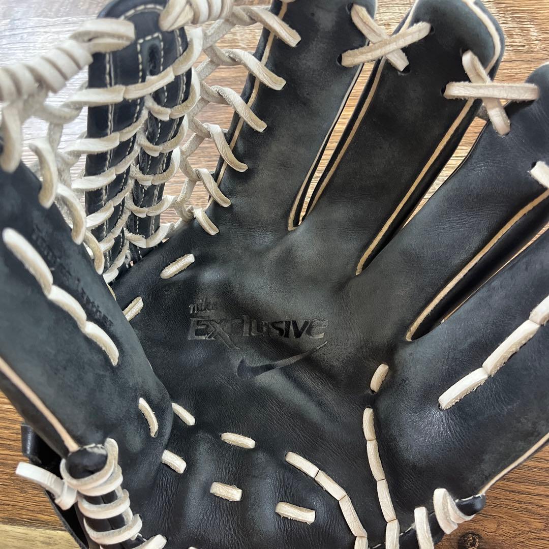 NIKE exclusive グローブ
