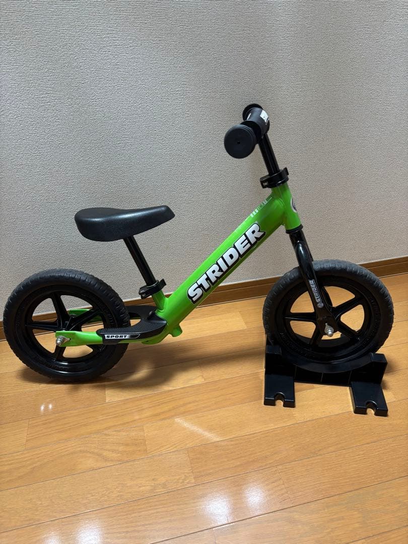 STRIDER バランスバイク グリーン 2-5歳