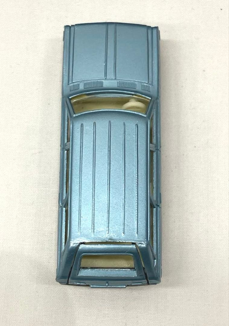 トミカ ニッサン セドリック ワゴン ライトブルー No.47 黒箱