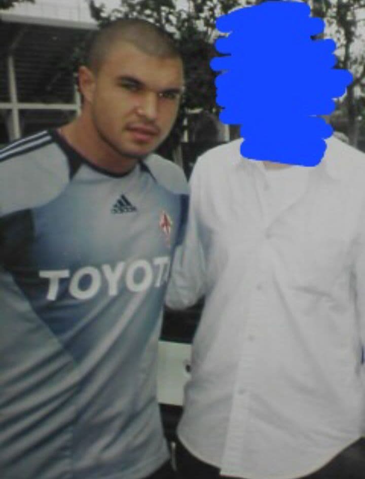 セリエAフィオレンティーナ選手の直筆 サイン入りフラッグ【激レア・希少】