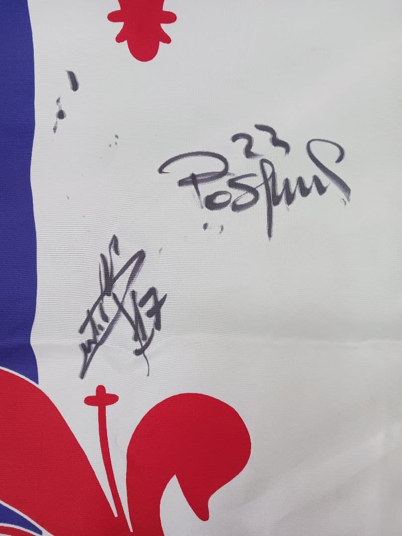 セリエAフィオレンティーナ選手の直筆 サイン入りフラッグ【激レア・希少】