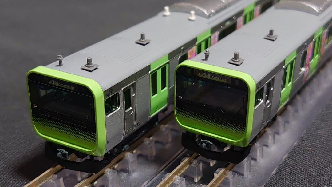 KATO　E235系山手線 フル編成ラッピング車