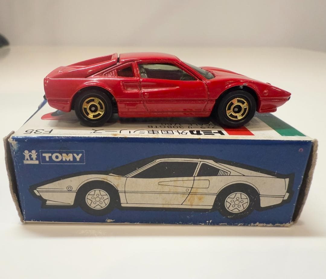 トミカ フェラーリ 308GTB F35 日本製 青箱 外国車シリーズ