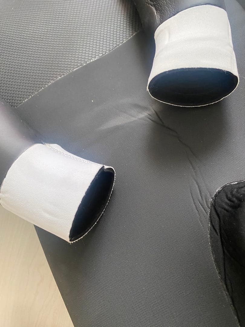 セミドライ　ウェットスーツ　Fellow