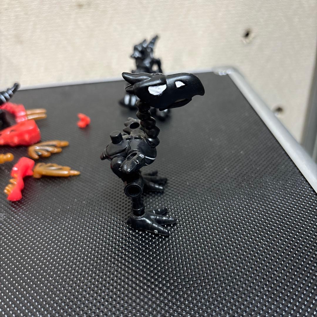 ほねほねザウルス　スペシャルブラックバージョン セミコンプ