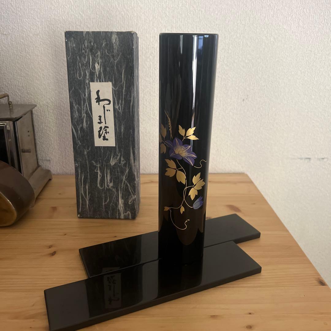漆器 円筒形花瓶 金色紫色模様　外箱付き