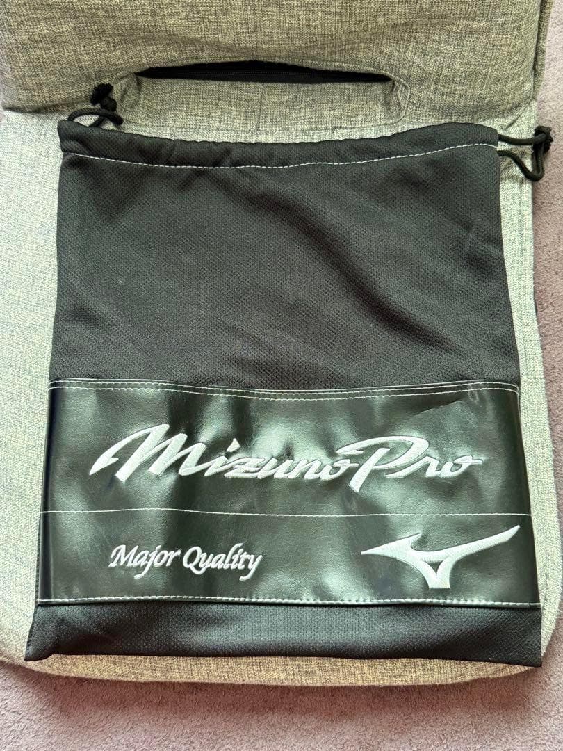 ミズノプロ硬式用　左利き　2023世界一モデル 伊藤大海型　中古美品