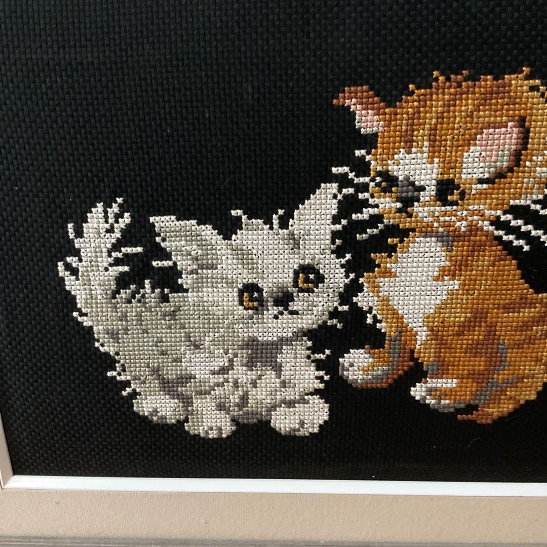 刺繍 二匹の猫 額装仕立て 前面ガラス仕様 何時掲載可能