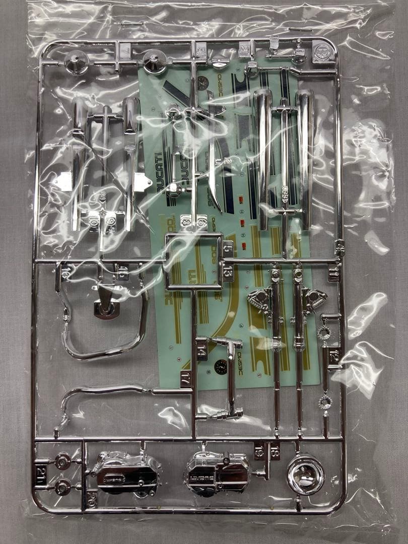 NO.25 ドゥカティ900S、ドゥカティ900マイク・ ヘイルウッド・レプリカ