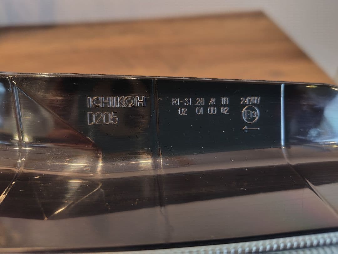 スズキ　ワゴンR 左テールランプ