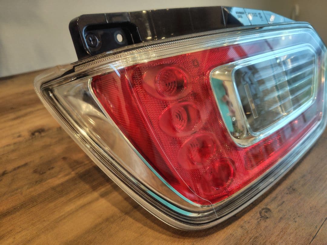 スズキ　ワゴンR 左テールランプ