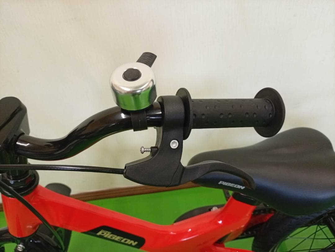 値下げ中【新品未使用】子供自転車 16インチ ペダル脱着仕様 RED