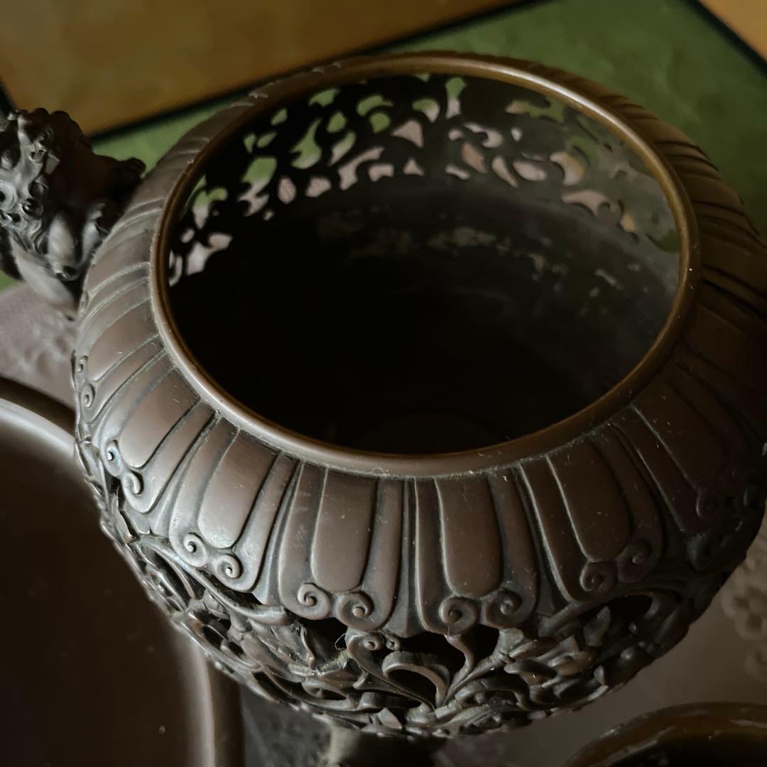 T*s様 ゲキレア透かし彫り　薄端　金属製　三つ足　華道具