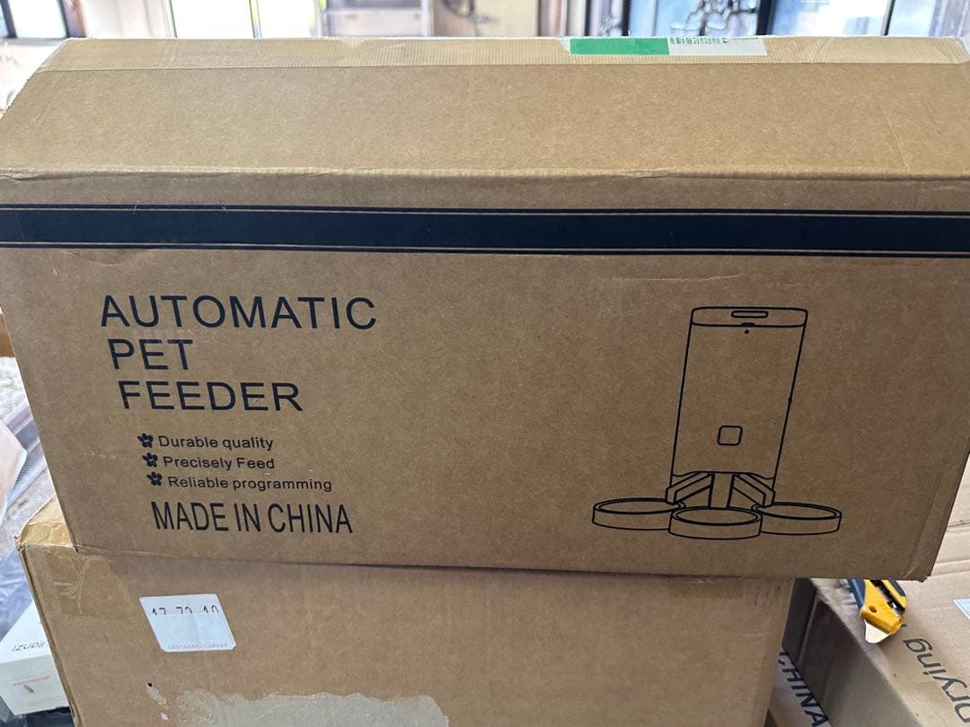 多頭飼いに向け 自動給餌器 猫 中小型犬用 6L大容量 3個のステンレス製トレイ