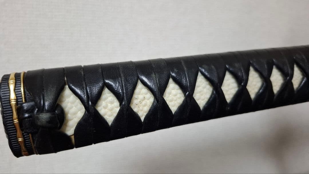 【高級居合刀】柄26cm本牛革巻 刀身2尺4寸5分 鍔元から鋒まで76.5cm