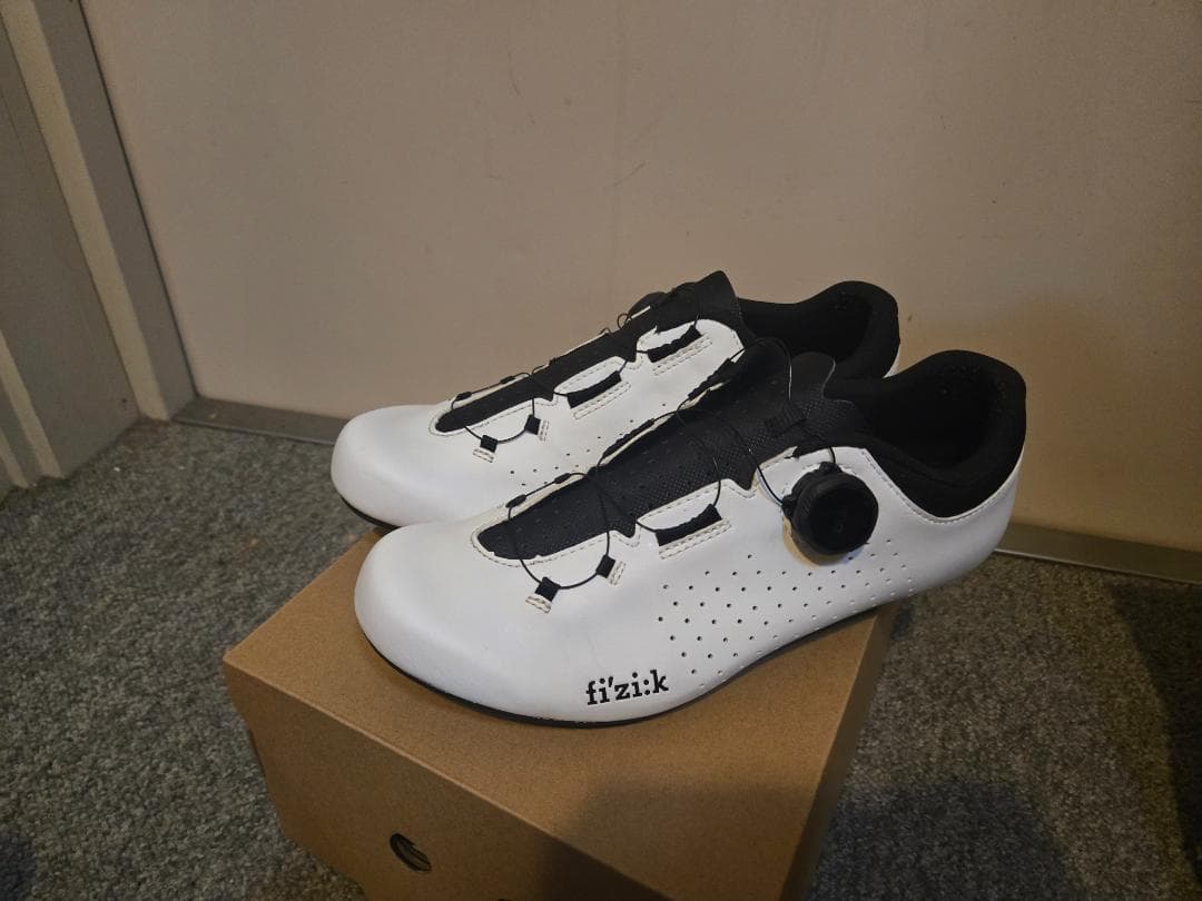 fi'zi:k VENTO OMNA シューズ ホワイト/ブラック サイズ41