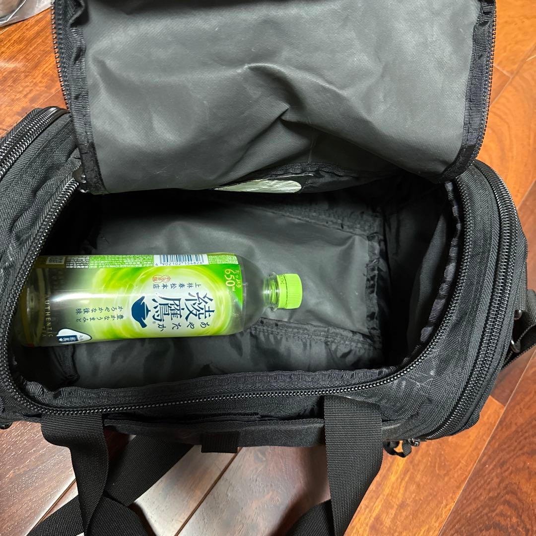 ステューシー　ショルダーベルト付きバッグ