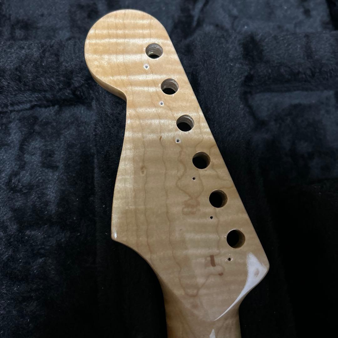 ストラトキャスター フレイムメイプルネック 22フレット