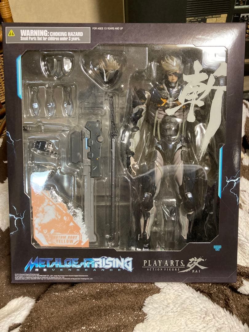 メタルギアライジング 雷電 フィギュア CUSTOM BODY YELLOW