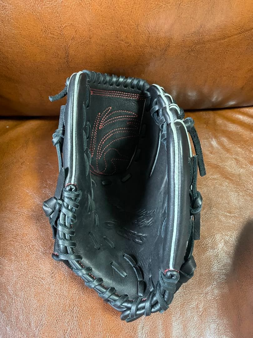 軟式グローブ 黒 赤ステッチ