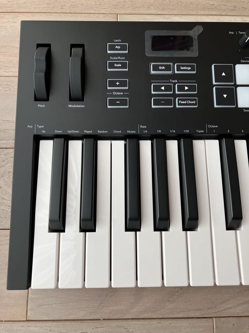 Novation Launchkey 37 MIDIコントローラー キーボード