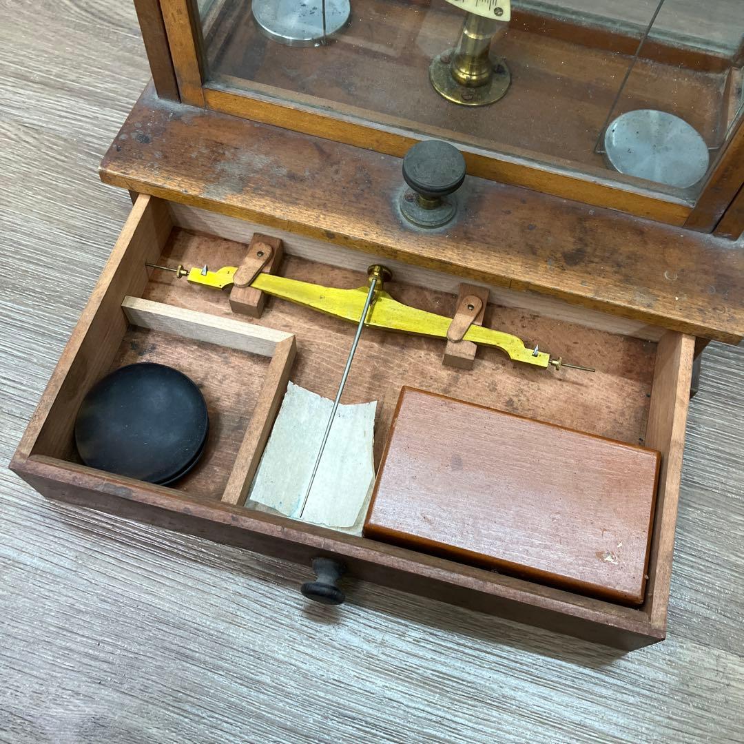 E-3 アンティーク 分析天秤 天秤ばかり 木製ガラスケース入り 精密秤