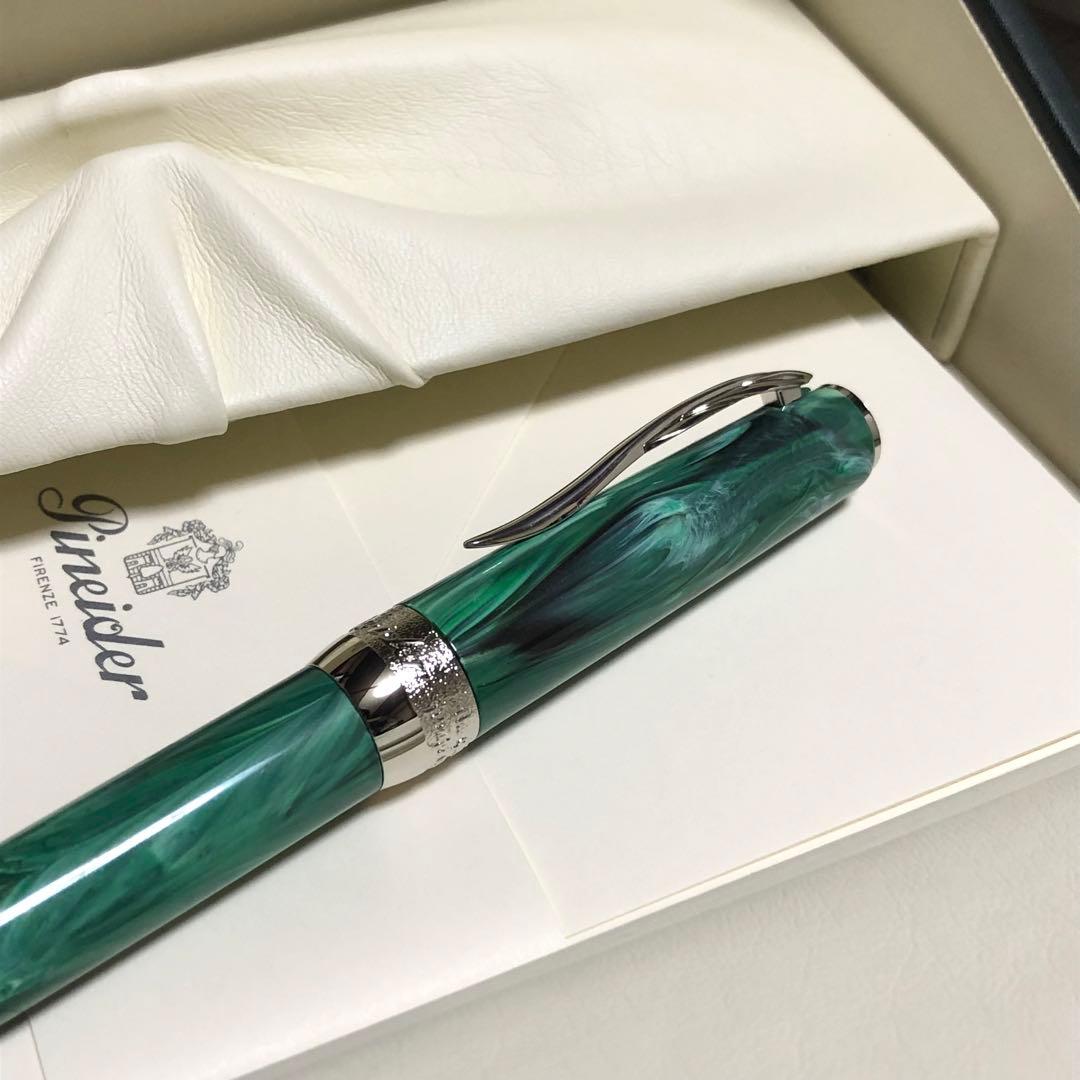 新品未使用 廃番品 ピナイダー ボールペン ジェムストーン マカライトグリーン