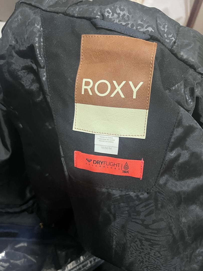 新品未使用 ROXY DRYFLIGHT 19K スノーボードウェア 着画あり