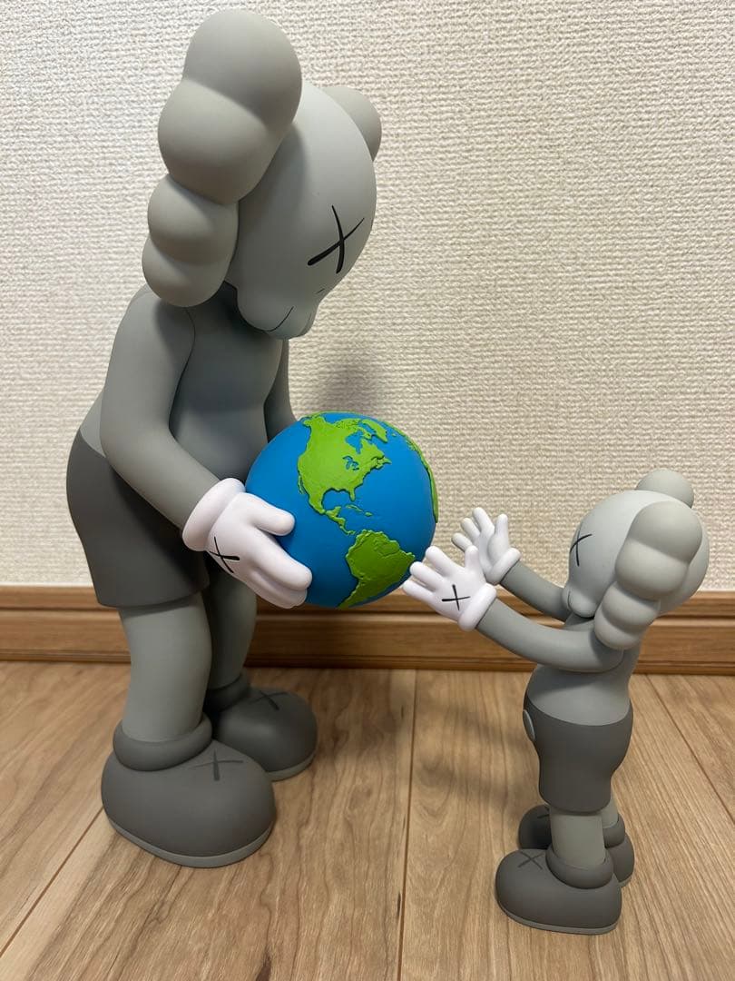 KAWS THE PROMISE フィギュアセット
