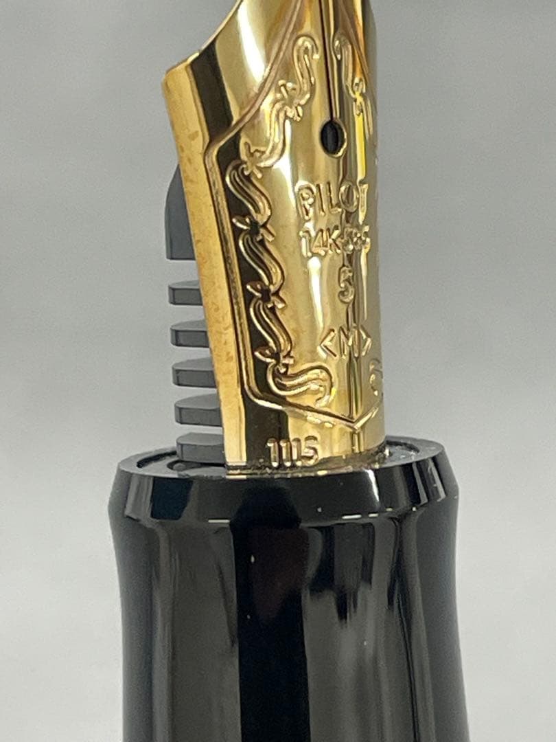 【未使用】PILOT CUSTOM74 ブラック 網目　万年筆　字幅M 限定品