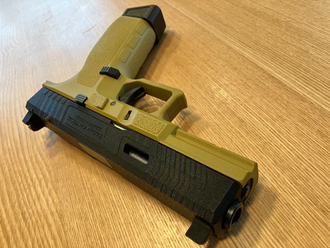 東京マルイ　ガスガン　グロック17外装カスタム　カイデックスホルスター　セット