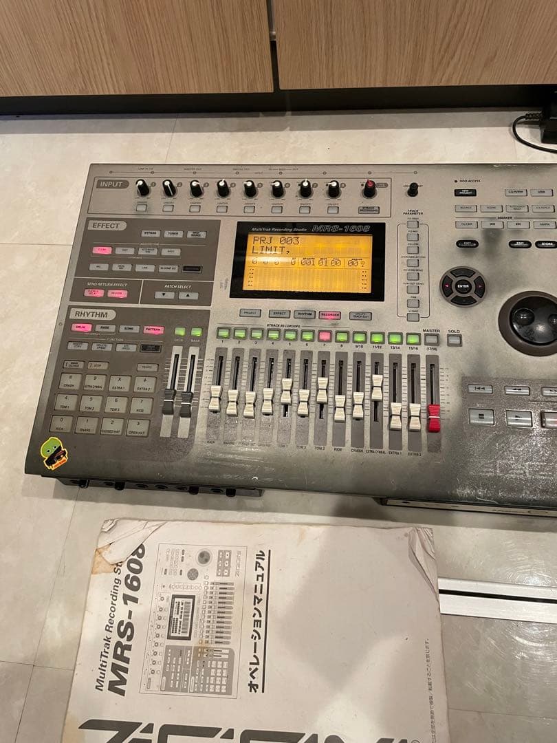 ZOOM MRS-1608 ミキサー • マルチトラックリコーダー