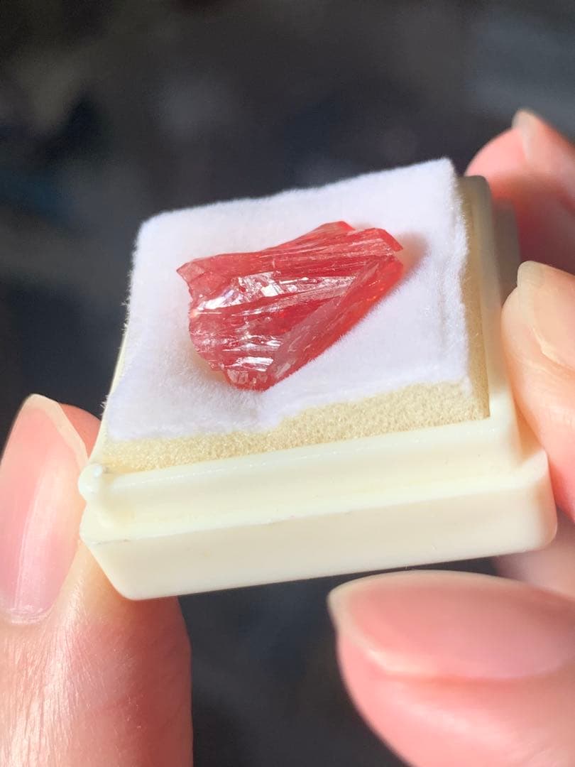 国産鉱物　ロードクロサイト北海道 稲倉石鉱山 菱マンガン鉱　インカローズ　翡翠