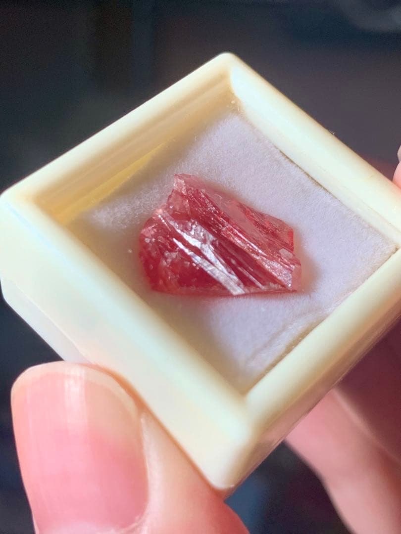 国産鉱物　ロードクロサイト北海道 稲倉石鉱山 菱マンガン鉱　インカローズ　翡翠